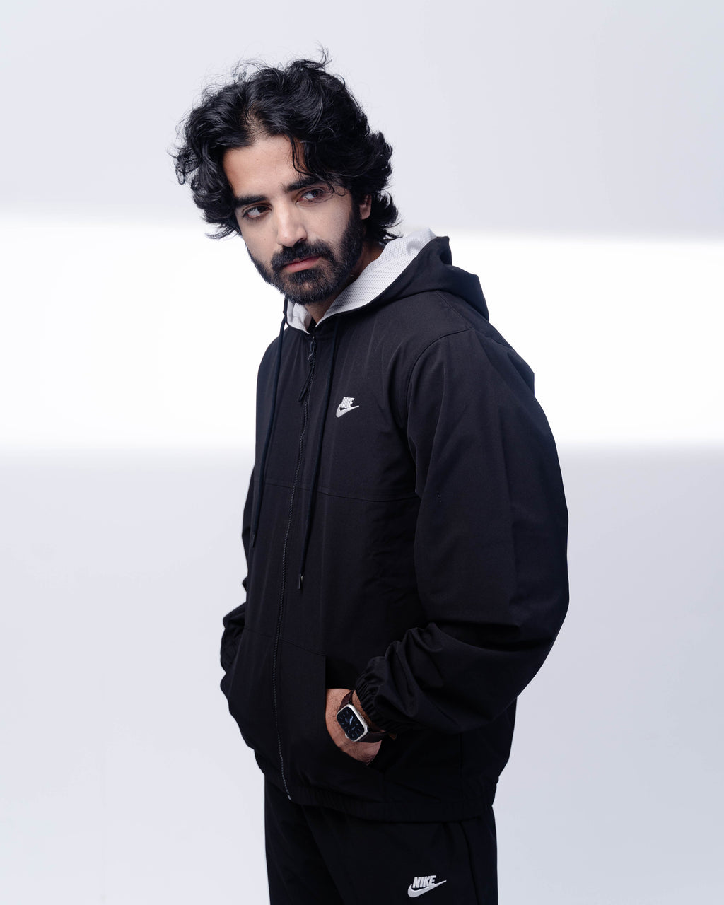 𝖭𝗂𝗄𝖾 Essential Black Tracksuit