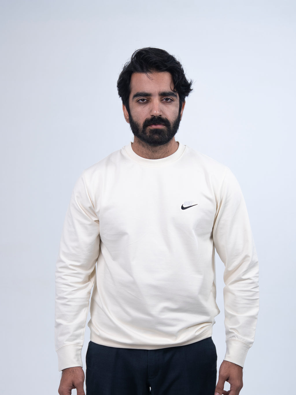 𝖭𝗂𝗄𝖾 White Embroidered Sweatshirt