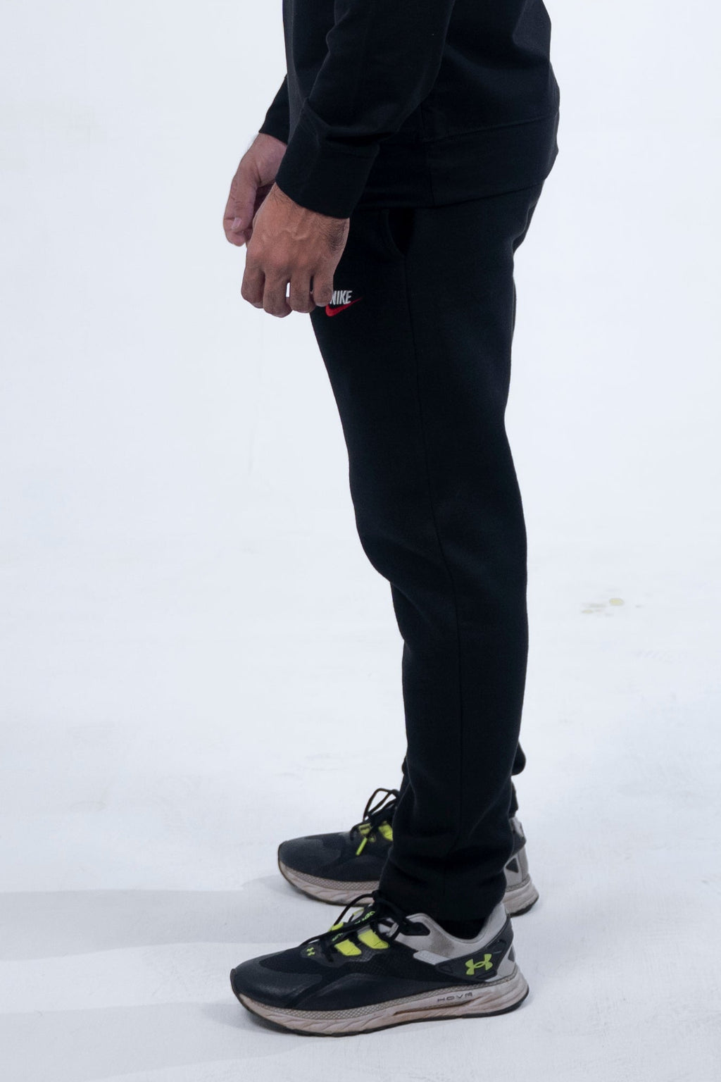 𝖭𝗂𝗄𝖾 Black Embroidered Jogg Bottom