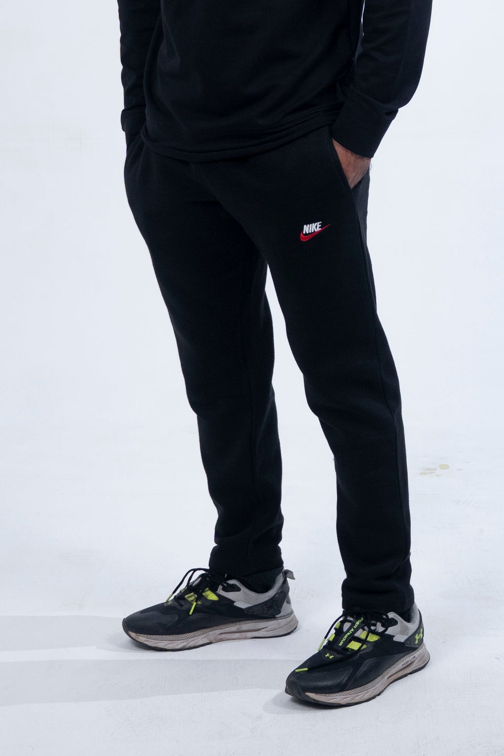 𝖭𝗂𝗄𝖾 Black Embroidered Jogg Bottom