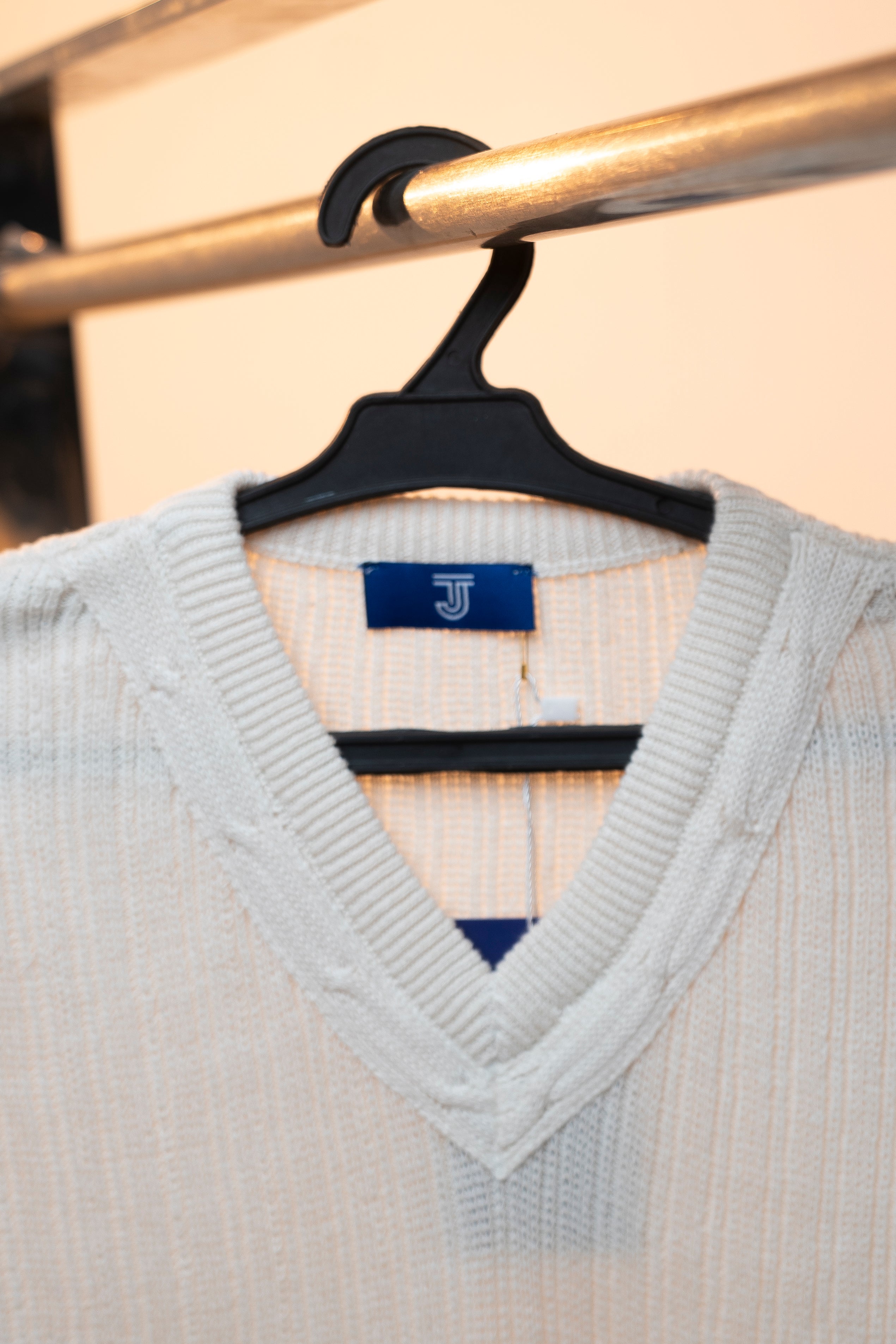 White V-Neck Jacquard Jumper Sleeve Less