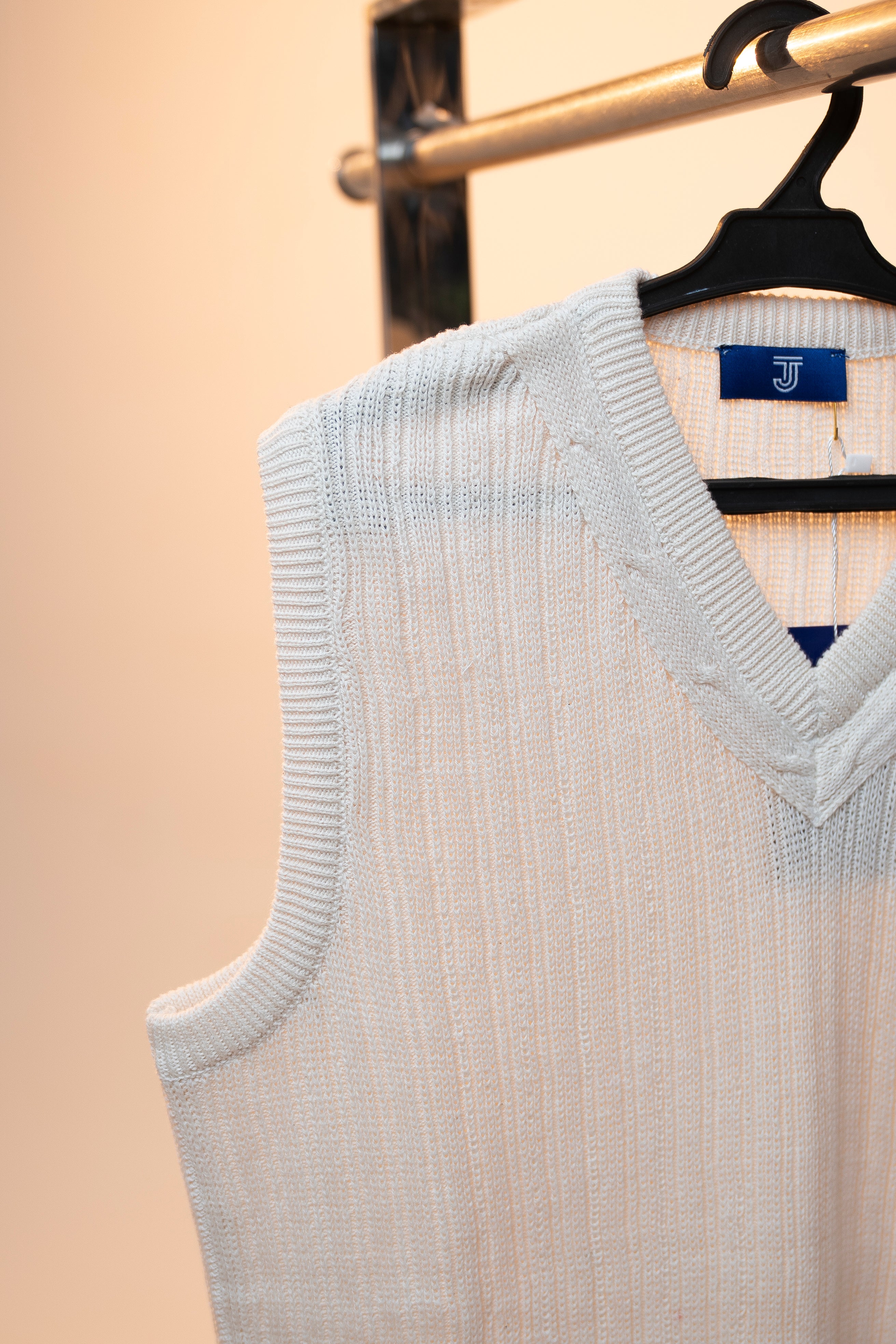 White V-Neck Jacquard Jumper Sleeve Less